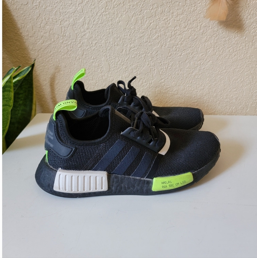 Adidas Nmd_r1 Core Black/Green Size 6 - image 2